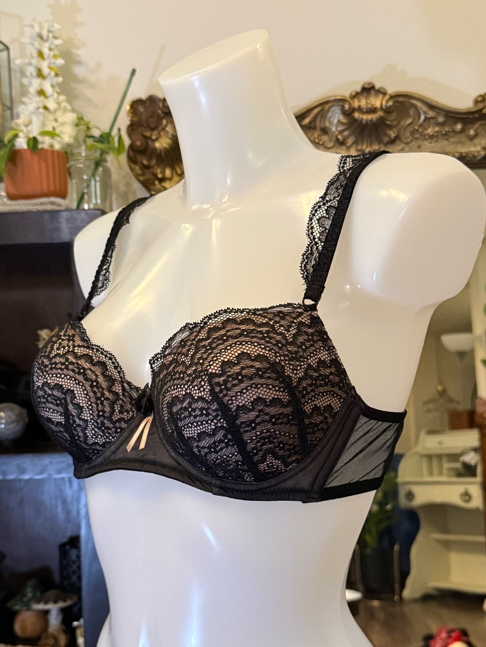 Black scalloped Lace bra